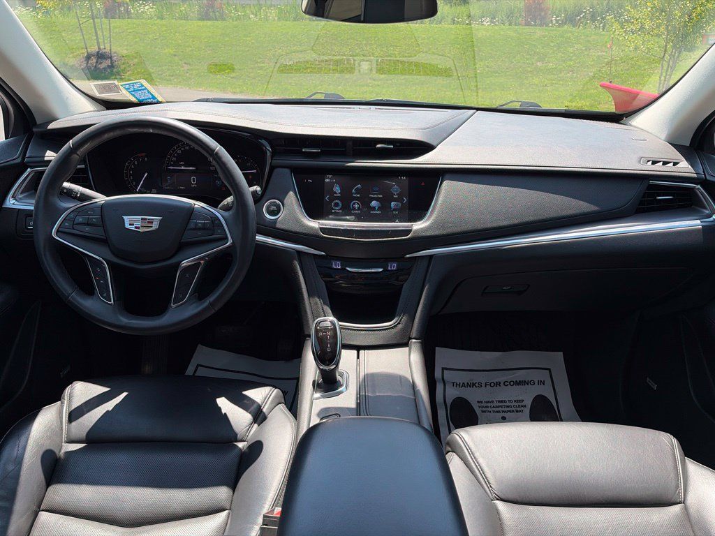Used 2018 Cadillac XT5 Premium Luxury AWD/4WD image 7