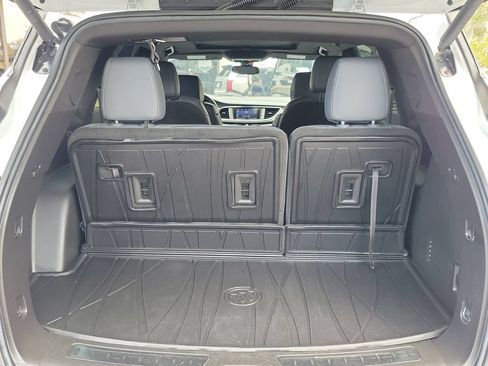Used 2022 Buick Enclave Essence w/ Experience Buick Package FWD image 15