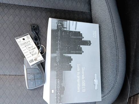 Used 2022 Chevrolet Silverado 1500 RST AWD/4WD image 39