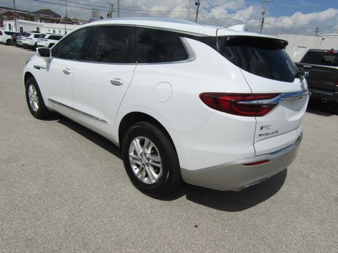 Used 2020 Buick Enclave Essence w/ Trailering Package, 5000 lbs. FWD image 5