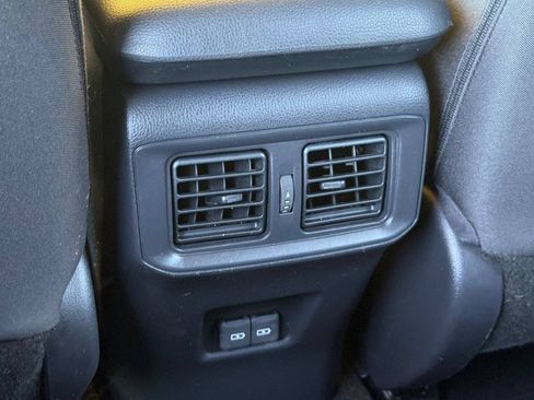 Used 2025 Toyota RAV4 XLE AWD/4WD image 15
