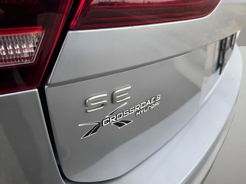 Used 2023 Volkswagen Tiguan SE R-Line image 10