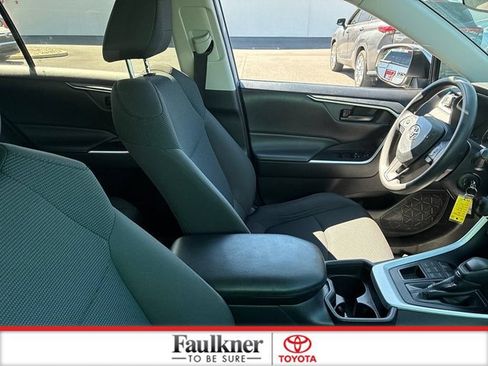 Used 2020 Toyota RAV4 LE w/ All Weather Liner Package AWD/4WD image 23