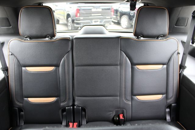 Used 2023 GMC Yukon AT4 w/ AT4 Premium Package AWD/4WD image 18