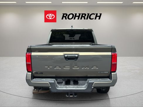 Used 2024 Toyota Tacoma TRD Sport AWD/4WD image 6