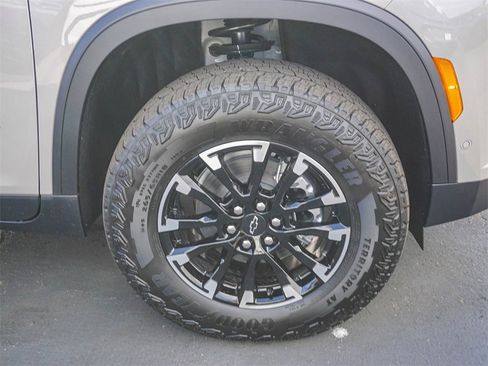 New 2026 Chevrolet Traverse Z71 w/ Enhanced Driving Package image 9