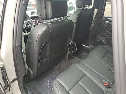 New 2026 Porsche Macan GTS image 19