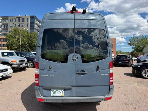Used 2018 Mercedes-Benz Sprinter 2500 image 6