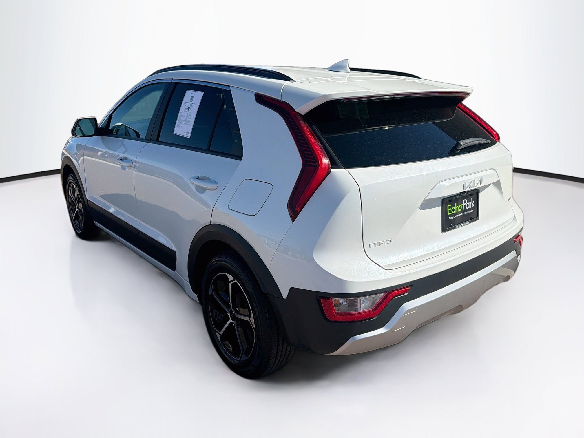 Used 2025 Kia Niro LX FWD image 5