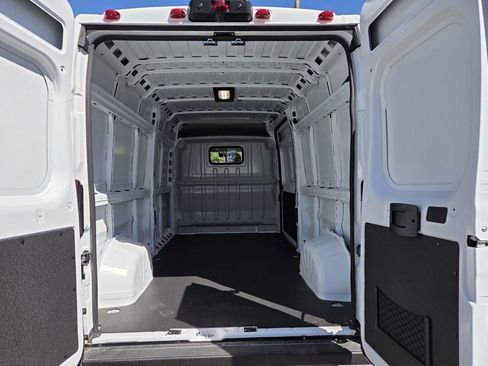 New 2026 RAM ProMaster 2500 w/ Convenience Group image 17