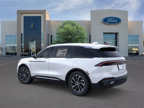 New 2026 Lincoln Nautilus Premier image 4