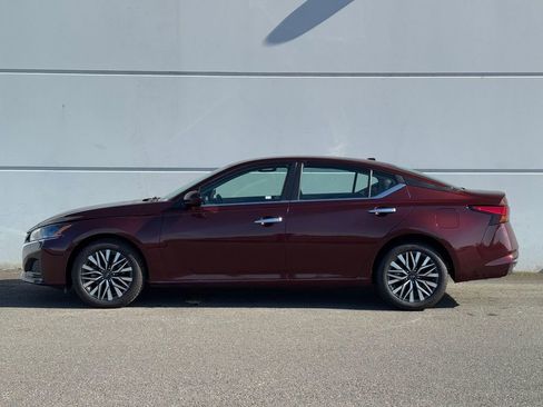 Used 2023 Nissan Altima 2.5 SV image 4