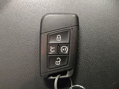 Used 2021 Volkswagen Jetta SE w/ SE Cold Weather Package image 32