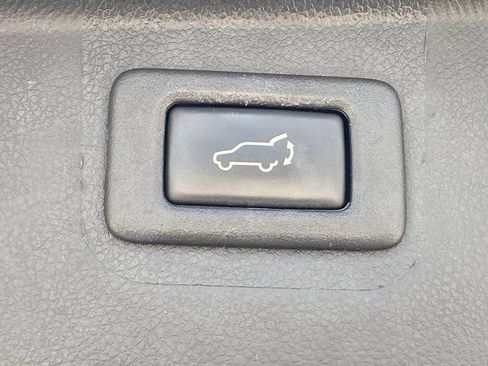 Used 2017 Subaru Outback 2.5i Limited AWD/4WD image 6