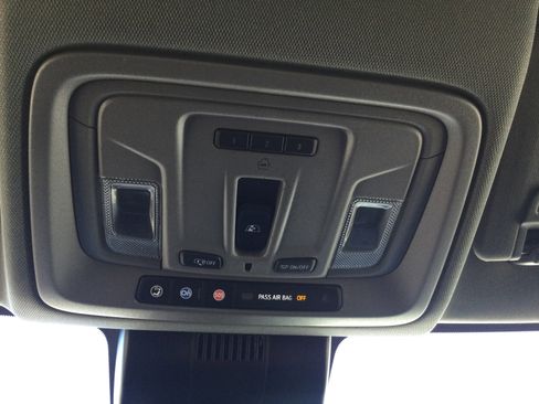 Used 2024 GMC Sierra 1500 SLE w/ Preferred Package image 11