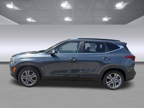 Used 2023 Kia Seltos S w/ Navigation Package FWD image 10