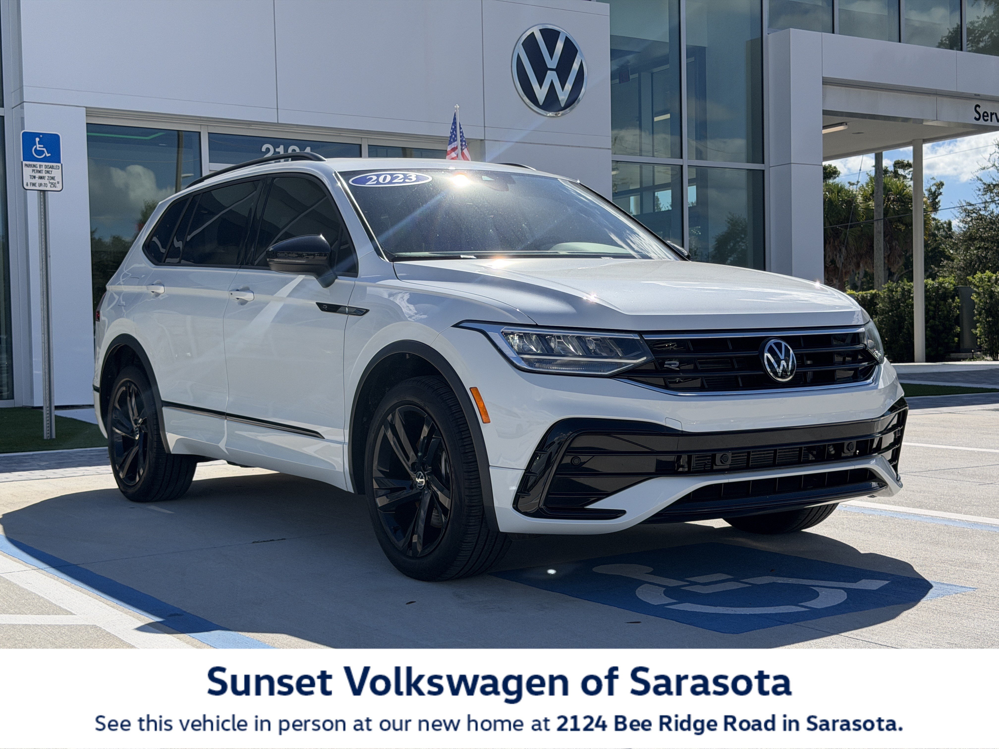 Certified 2023 Volkswagen Tiguan SE R-Line FWD image 1