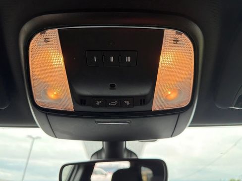 Used 2025 Dodge Durango GT RWD image 18