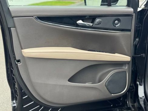 Certified 2023 Lincoln Nautilus Reserve w/ Equipment Group 201A image 10