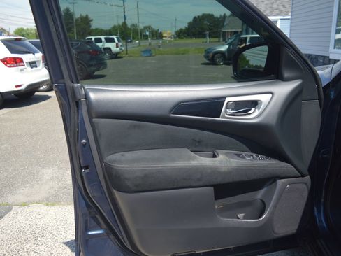 Used 2015 Nissan Pathfinder SV w/ Trailer Tow Package AWD/4WD image 28