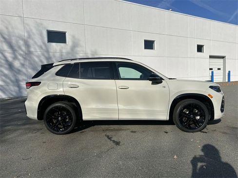 New 2025 Volkswagen Tiguan SE R-Line image 6