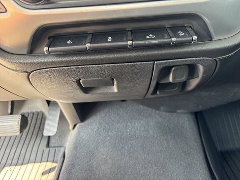 Used 2018 GMC Sierra 1500 SLT w/ SLT Premium Package AWD/4WD image 29