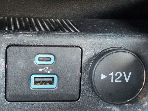 Used 2022 Ford Escape SE w/ SE Sport Appearance Package FWD image 22