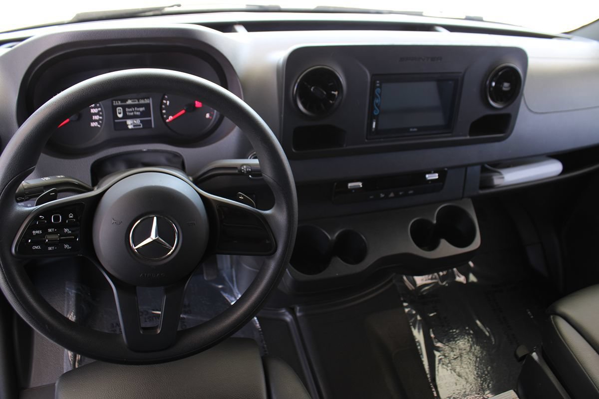 Used 2022 Mercedes-Benz Sprinter 3500 image 9
