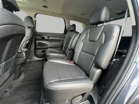 Used 2025 Kia Telluride S image 37