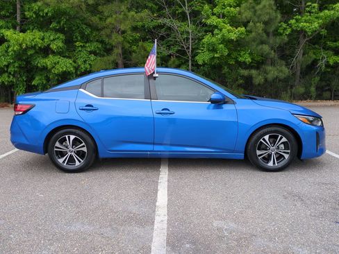 Used 2025 Nissan Sentra SV FWD image 3