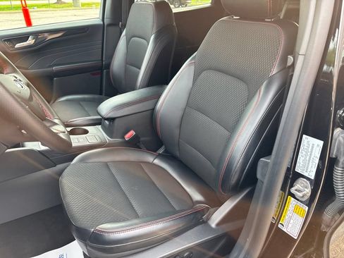 Used 2025 Ford Escape ST-Line Select AWD/4WD image 60