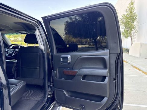 Used 2018 GMC Sierra 1500 SLT w/ SLT Premium Package AWD/4WD image 13