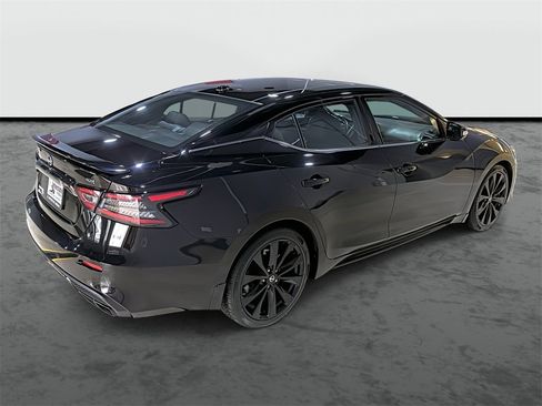 Used 2019 Nissan Maxima SR w/ Premium Package image 4