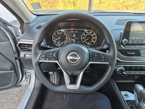 Used 2024 Nissan Altima 2.5 SV image 26