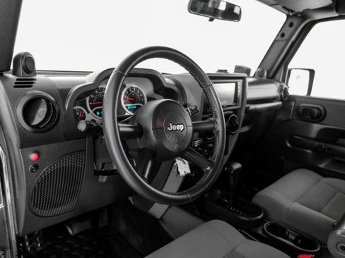 Used 2008 Jeep Wrangler Unlimited Rubicon w/ Dual Top Group AWD/4WD image 13