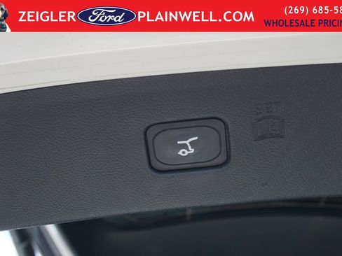 Used 2024 Ford Edge Titanium w/ Titanium Elite Package AWD/4WD image 11