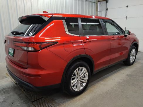 Used 2022 Mitsubishi Outlander ES FWD image 10