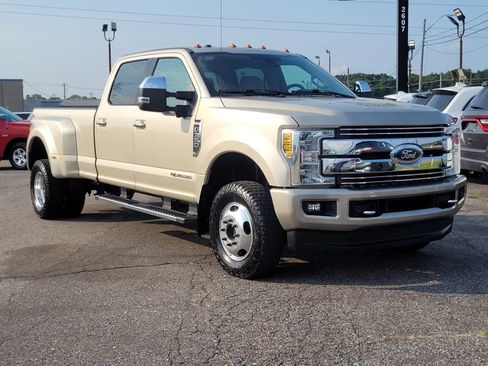 Used 2018 Ford F350 Lariat w/ Lariat Ultimate Package AWD/4WD image 11