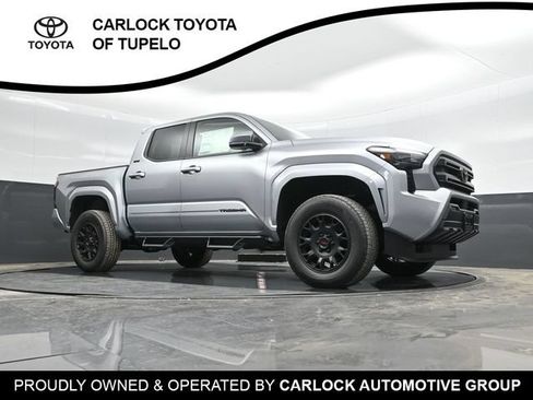 Used 2025 Toyota Tacoma SR5 AWD/4WD image 39