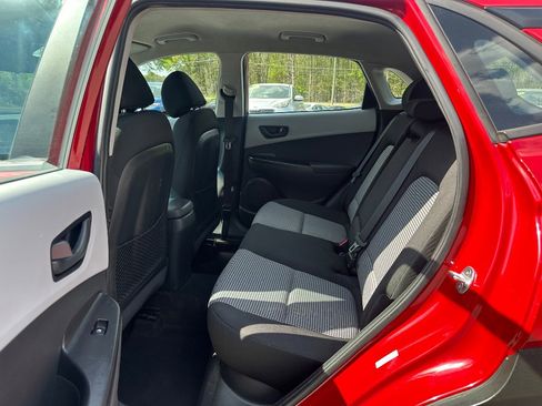 Used 2021 Hyundai Kona SE image 12