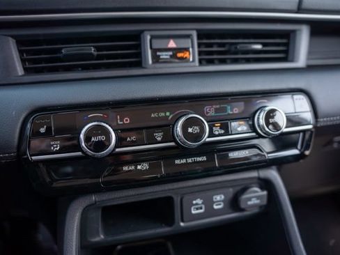 Used 2025 Honda Pilot EX-L image 19