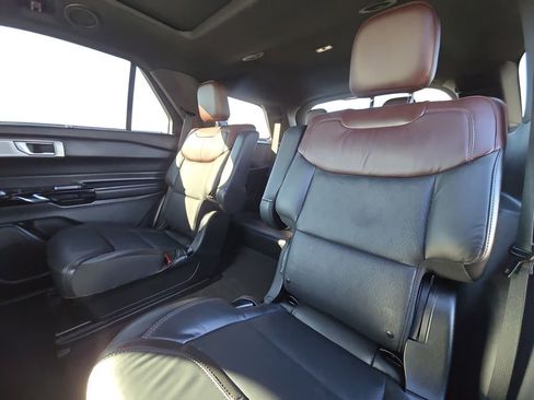Used 2022 Ford Explorer Platinum w/ Equipment Group 601A image 15