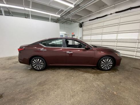 Used 2023 Nissan Altima 2.5 SV image 7