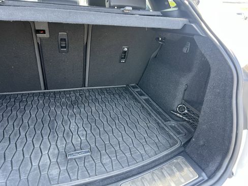 Used 2024 Jaguar E-PACE R-Dynamic SE image 36