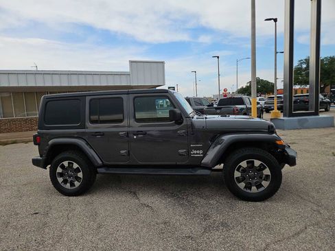 Used 2020 Jeep Wrangler Unlimited Sahara AWD/4WD image 9
