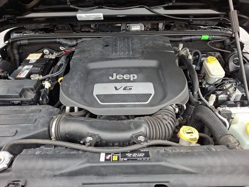 Used 2017 Jeep Wrangler Unlimited Sport w/ Max Tow Package AWD/4WD image 27