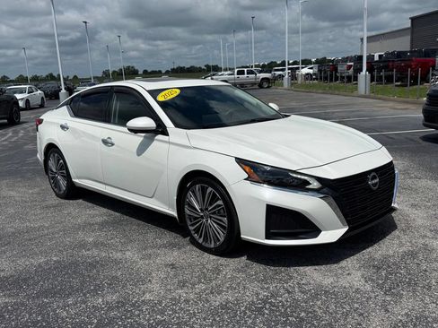 Used 2025 Nissan Altima 2.5 SL FWD image 2