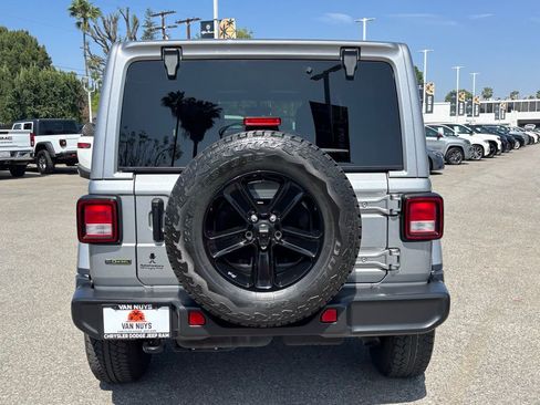 Used 2021 Jeep Wrangler Unlimited Sahara image 5