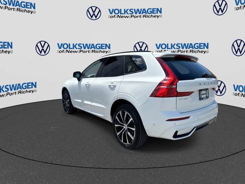 Used 2023 Volvo XC60 B5 Plus w/ Climate Package AWD/4WD image 4