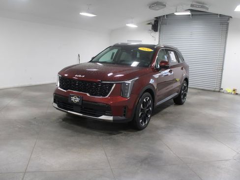 Used 2024 Kia Sorento SX image 4